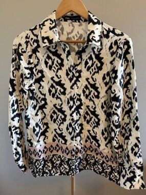 ZARA Patterned Button-Down Blouse – Size Medium – NWOT
